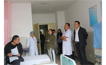 标题：内蒙古自治区卫生厅妇幼处主任王义章等一行来我院全面督导检查妇幼健康工作
浏览次数：6401
发布时间：2018-09-07